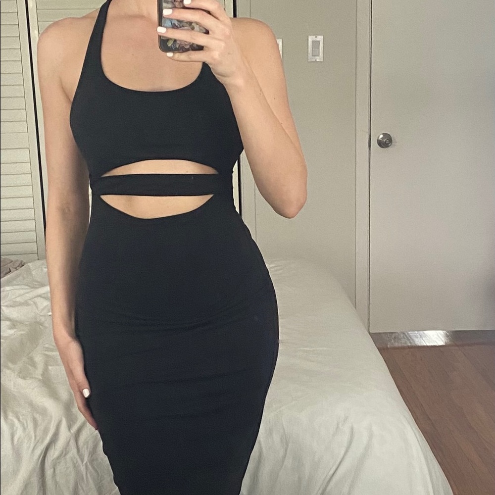Very flattering midi dress